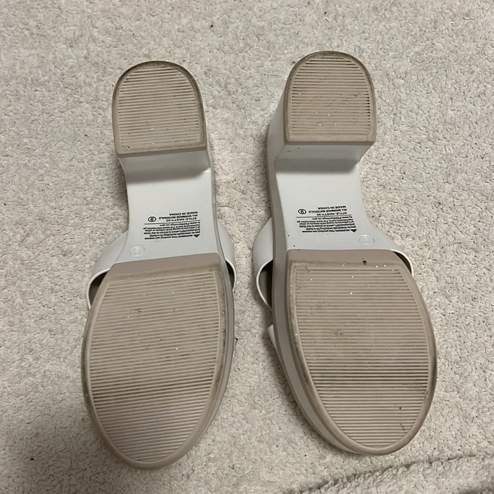 Chic Soul Two-tone Cream Platform Sandals SIZE 9    **Great Condition**